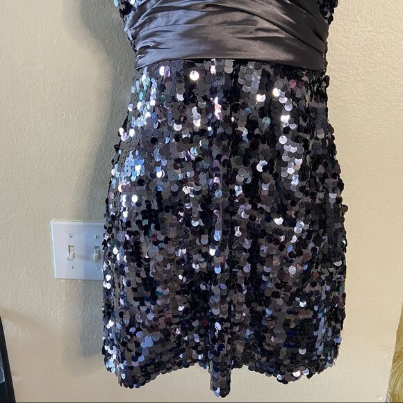 FOREVER 21 Beautiful Sequined Party Mini Prom Dress - Picture 4 of 14